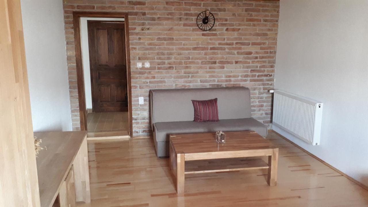Konoba Ognjiste Panzió Sokolac  Kültér fotó