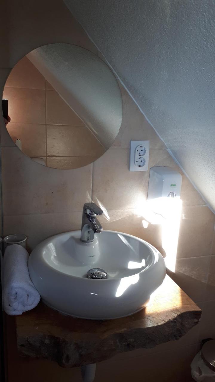 Konoba Ognjiste Panzió Sokolac  Kültér fotó