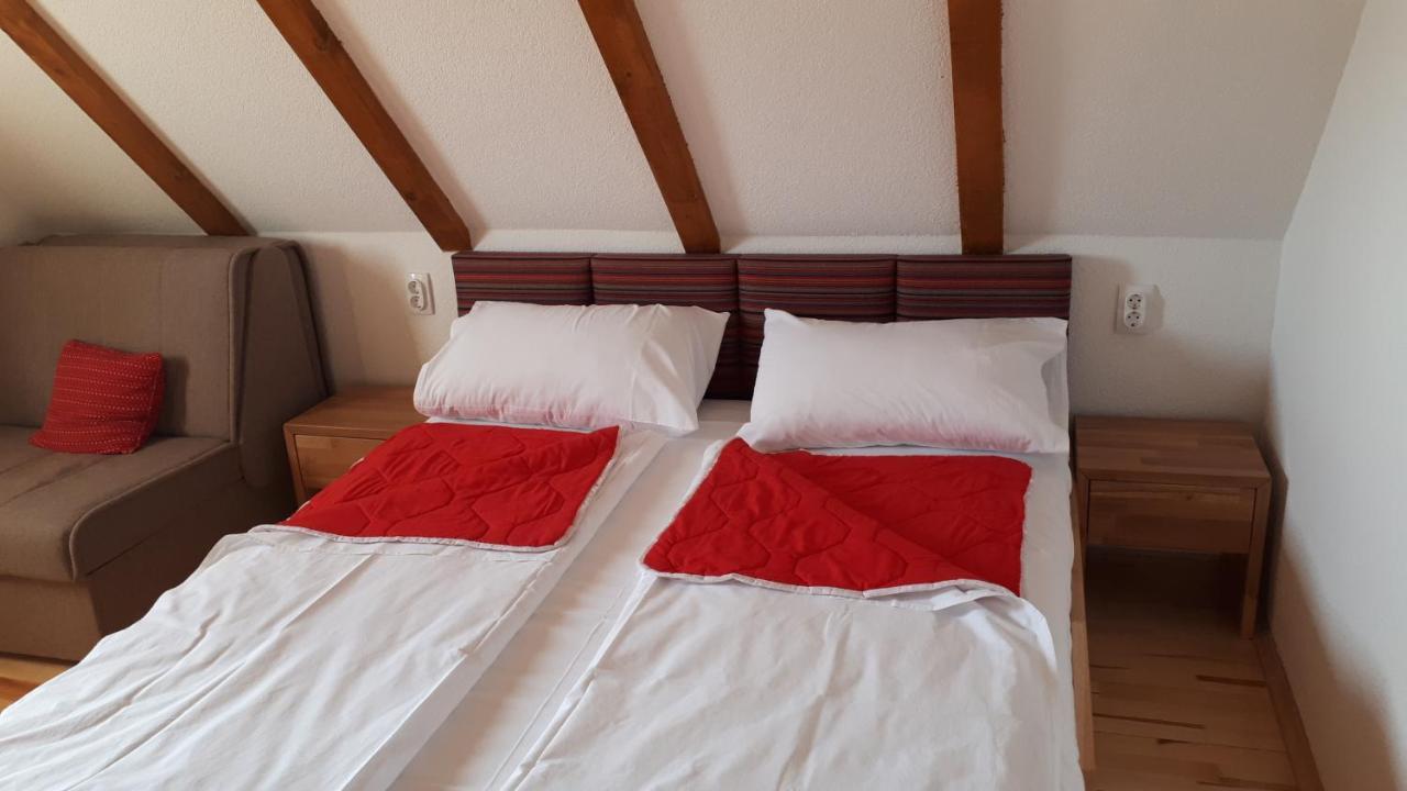Konoba Ognjiste Panzió Sokolac  Kültér fotó