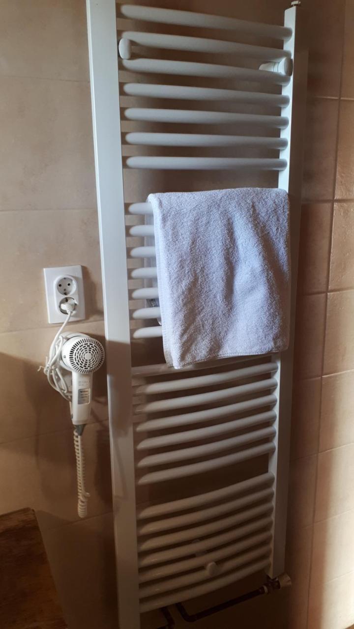 Konoba Ognjiste Panzió Sokolac  Kültér fotó
