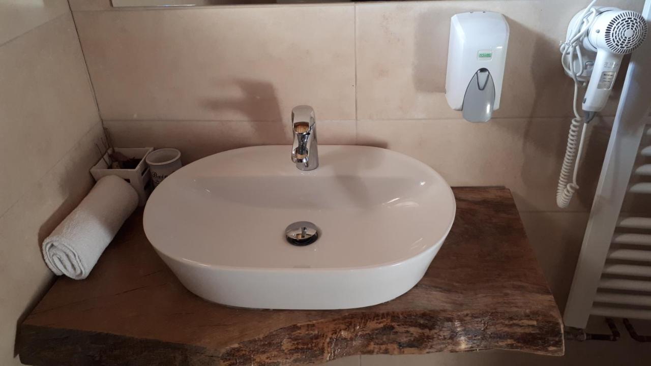 Konoba Ognjiste Panzió Sokolac  Kültér fotó