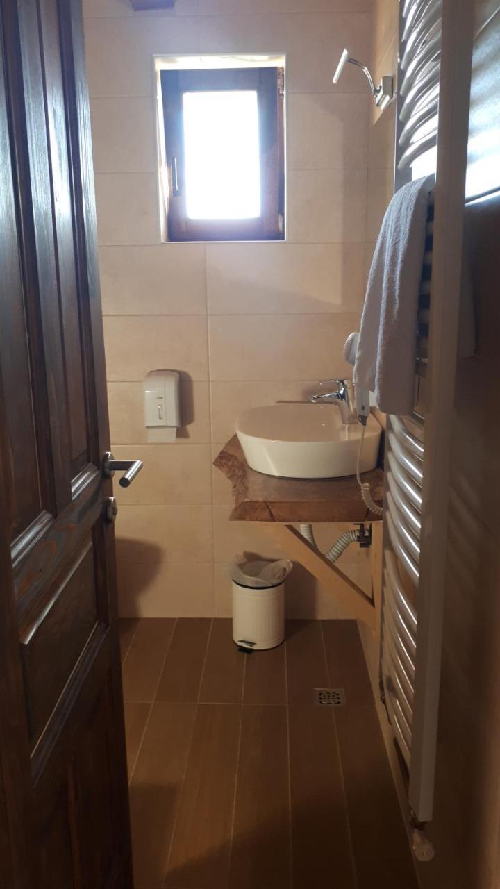 Konoba Ognjiste Panzió Sokolac  Kültér fotó