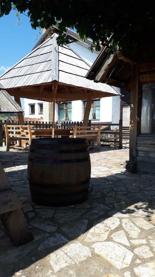 Konoba Ognjiste Panzió Sokolac  Kültér fotó