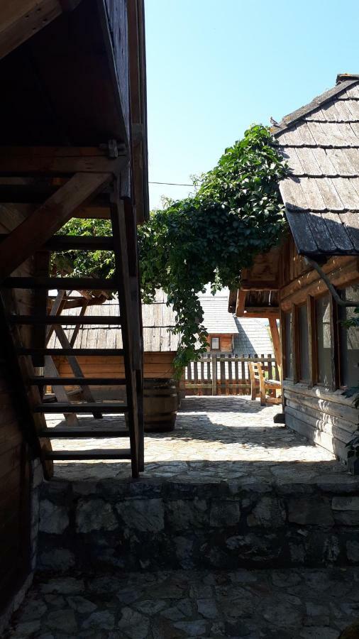 Konoba Ognjiste Panzió Sokolac  Kültér fotó