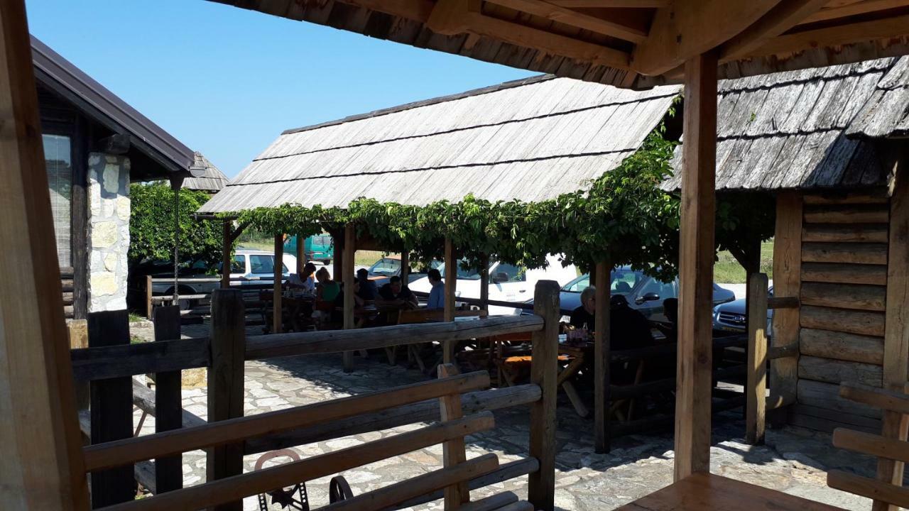 Konoba Ognjiste Panzió Sokolac  Kültér fotó