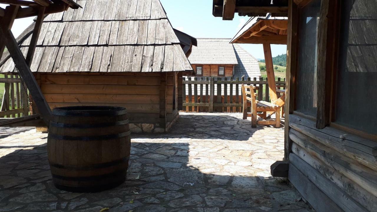 Konoba Ognjiste Panzió Sokolac  Kültér fotó